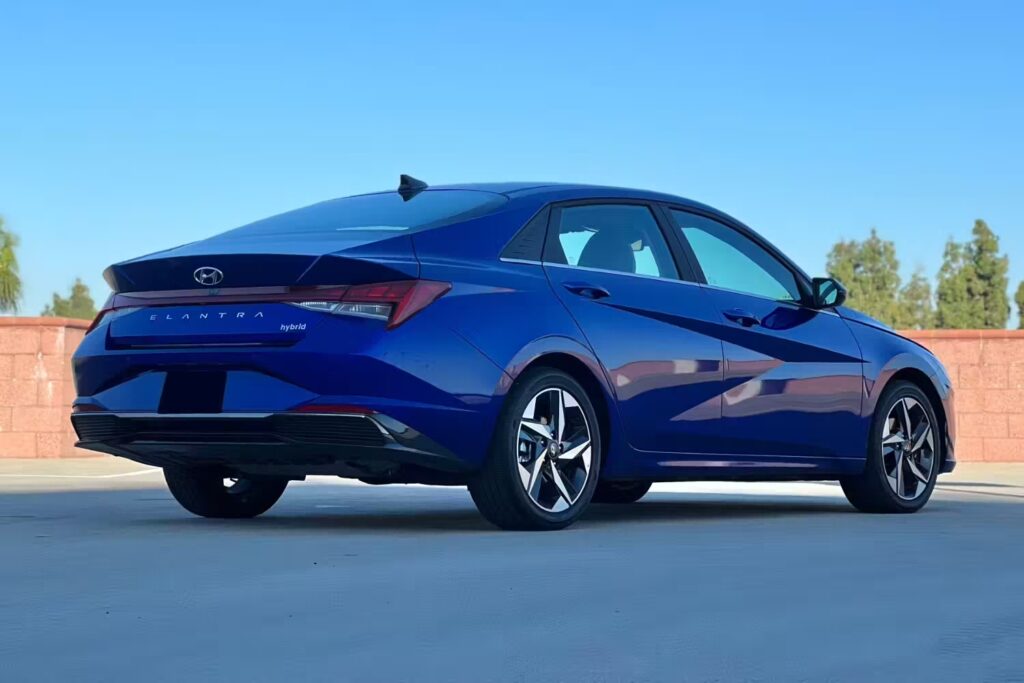 Hyundai Elantra 2023